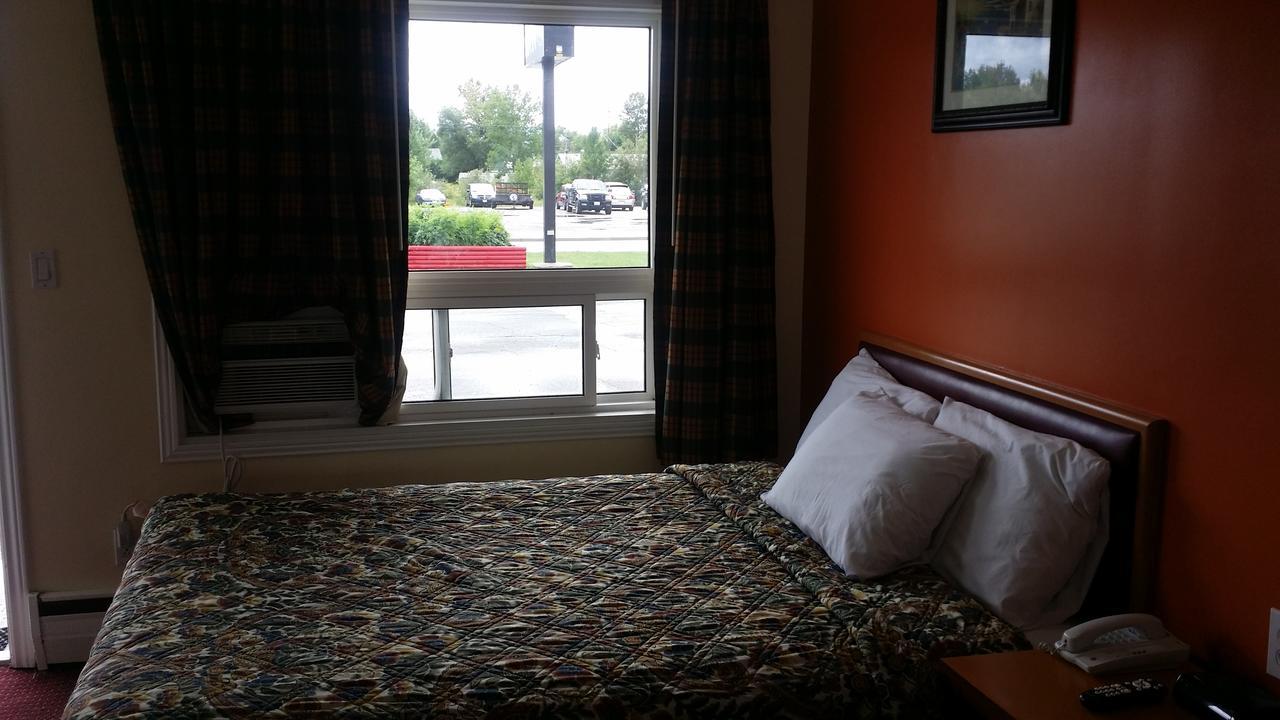 River Mist Inn Sturgeon Falls Exterior foto